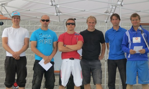 Maaningan tunauksen kolme parasta joukkuetta. Simo Koskinen ja Wille Markkanen (2.), Mikko Veijanen ja Jaakko Korpi (1.) sekä Jouni Lehtonen ja Pasi Seppänen. 